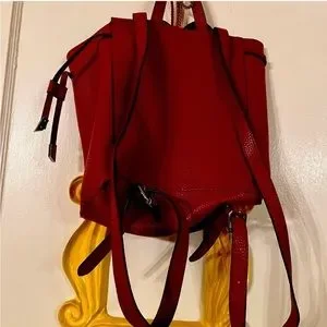 Great Steve  Madden bag.both backpack and hand held.Used 2x excellent condition These medium sized Steve Madden backpack style totes are  main image 3